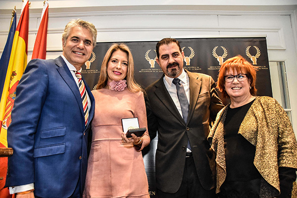 Medalla de Oro a la Trayectoria Profesional