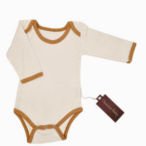 Body de bebé Chocolat Baby de manga larga color crema con ribetes marrones