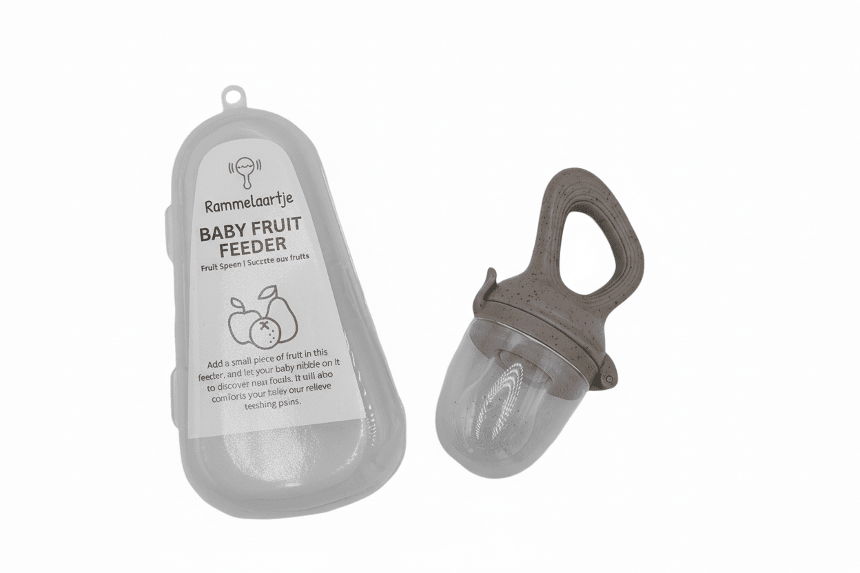 Chupete Fruit Feeder de silicona para bebé en tonos suaves, ideal para introducir frutas de forma segura.