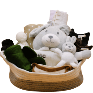 Cesta regalo bebé unisex otoño invierno con ropa, peluche y tarjeta personalizada