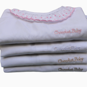 Detalle cuello bordado Camisa Chocolat Baby 9 meses los 4 colores en torre